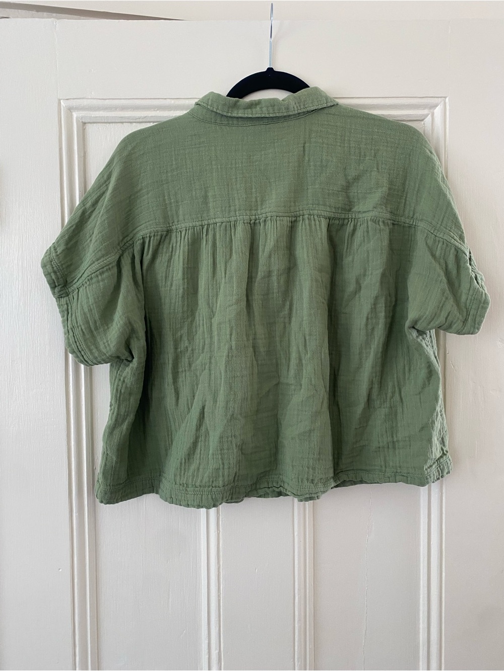 Old Navy Olive Green Short-Sleeve Button-Front Shirt - Picture 4 of 4